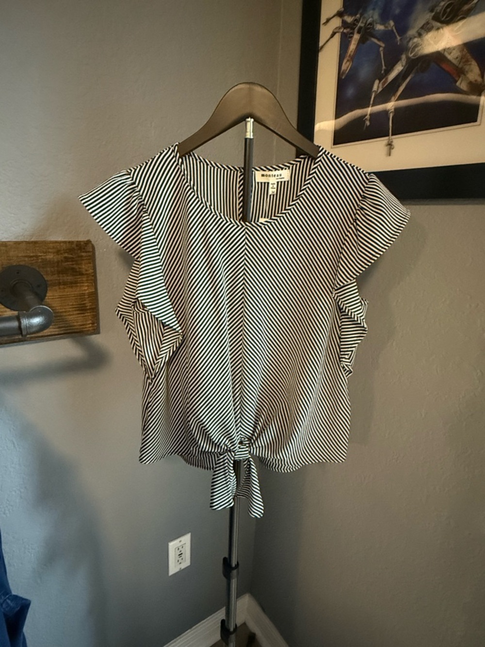 Striped Tie-Front Flutter Sleeve Top - Black & White